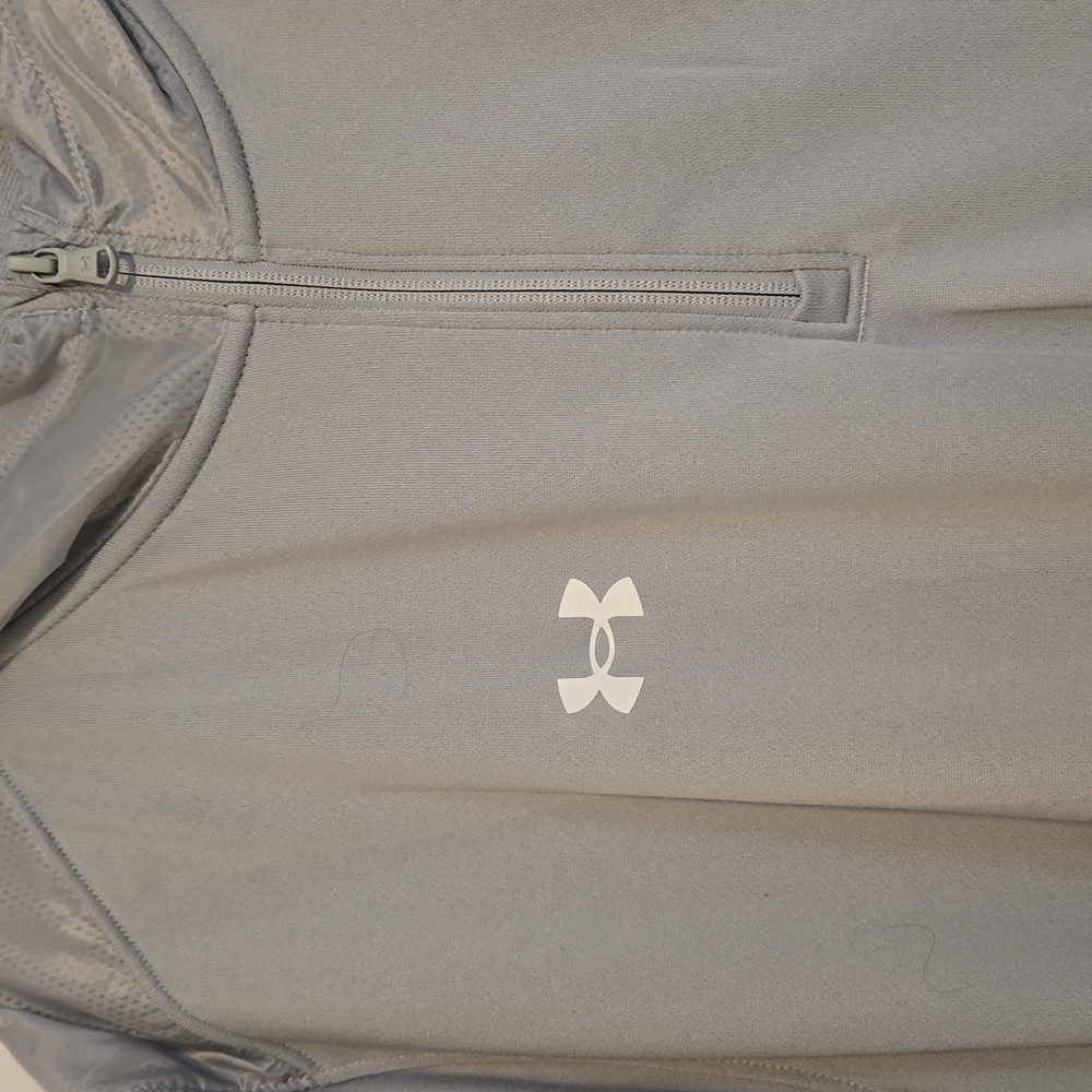 Under Armour Light Gray Short Sleeve Pullover - Picture 2 of 4